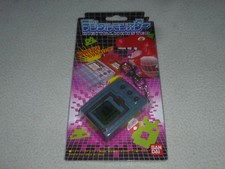 NEW ON CARD BANDAI BATTLE MONSTER DIGIVICE TAMAGOTCHI VIRTUAL PET 1997 NOC RARE