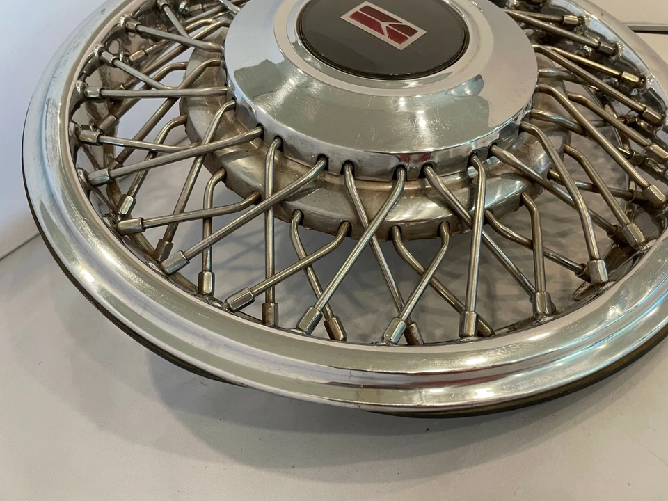 Oldsmobile 原始设备制造商 Delta 88 98 Regency 线辐条轮毂盖 15" 1992 - 1995 — 第 2/4 张图片