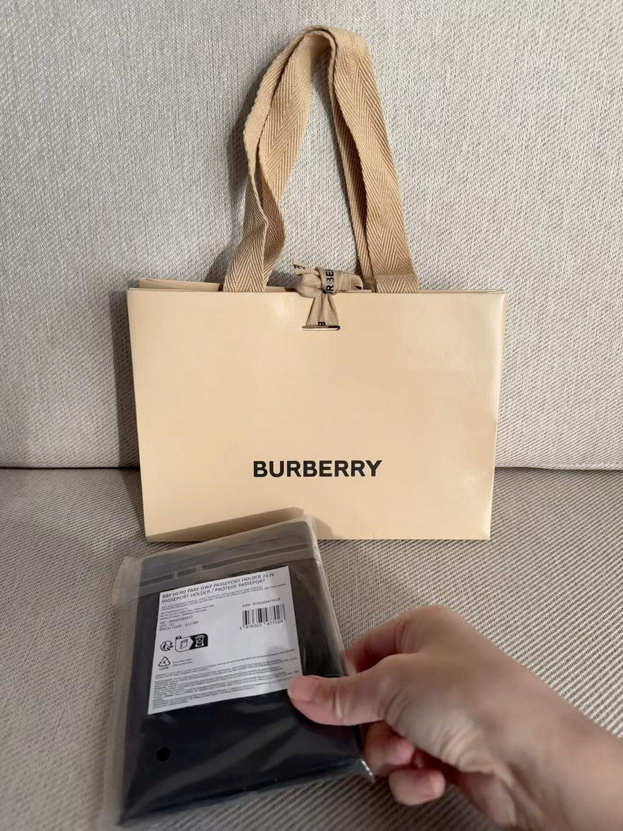 BURBERRY Beauty Black Canvas Passport Holder Travel Accessory w