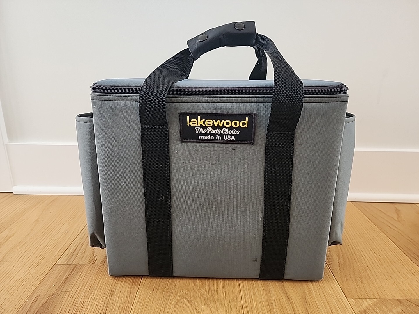 Lakewood Fishing Tackle Box Musky Pike Lures Upright w/ Dividers Blue