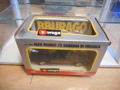 Bburago Burago Alfa Romeo 5 Guardia di Finanza in dunkelblau auf 1:24 in Box - Bild 1 von 2