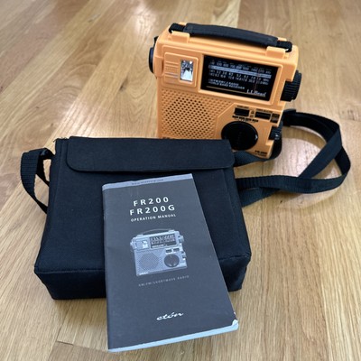 *READ*  LL Bean Eton FR-200 Emergency AM/FM SW1,2 World Band Radio Crank Yellow