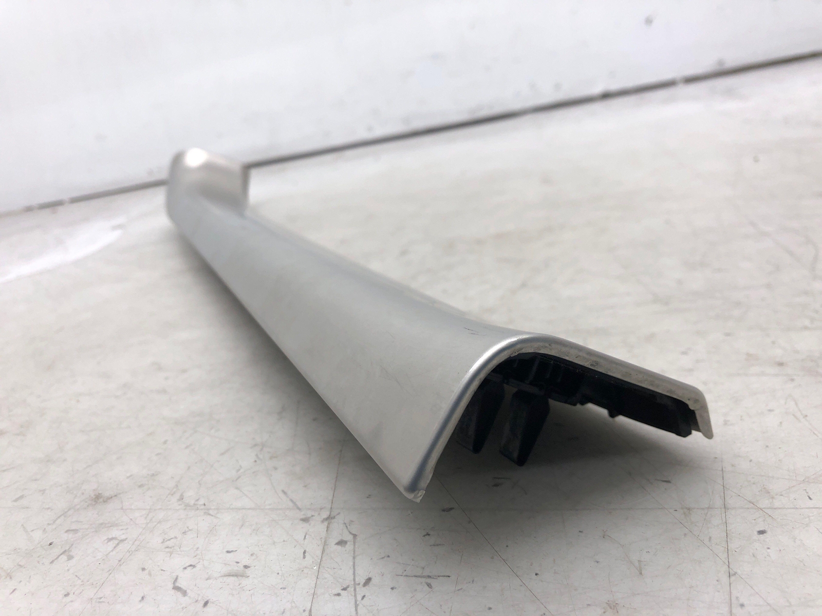 2006-2012 BENTLEY CONTINENTAL FRONT RIGHT SILL SCUFF PLATE 3W4863382P *SCRATCHES