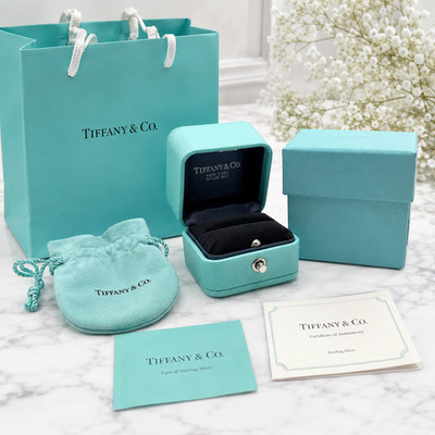 100% Authentic Tiffany & Co Engagement EmptRing Box + Outer Box+Ribbon