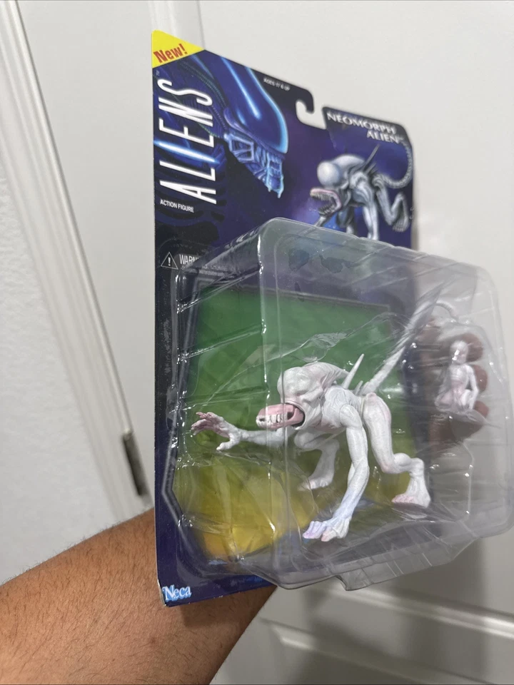 Alien vs Predator Classics ~ 5.5” inch Action Figure and Baby ~ Neomorph ~ NECA - Image 3 of 4