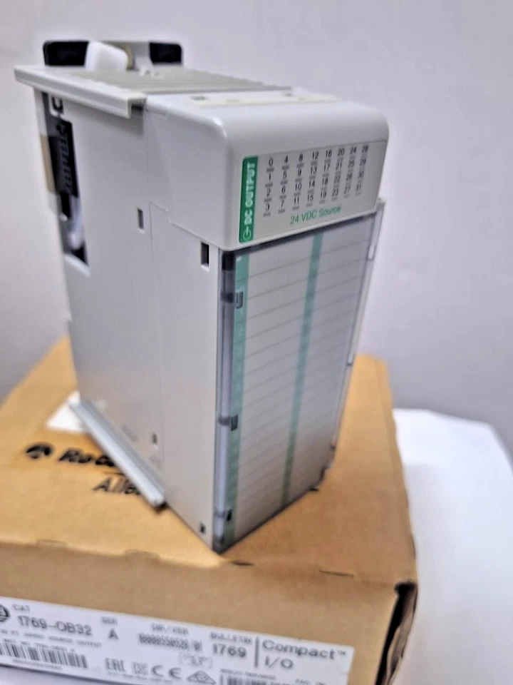 Module de sortie source Allen-Bradley 1769-OB32 Compact I/O 32PT 24VDC - Photo 4/4