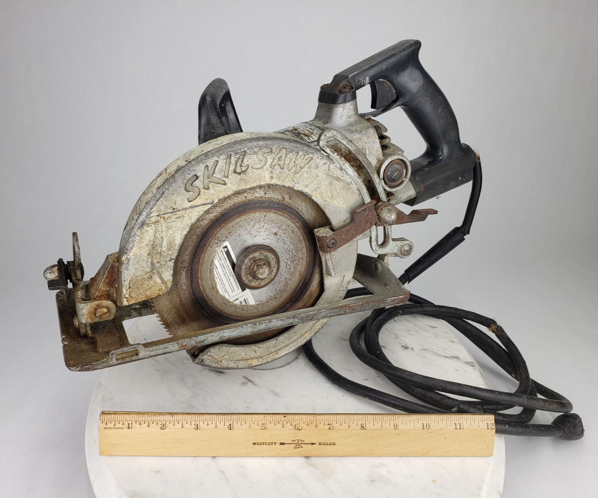Vintage Skilsaw 77 Worm Drive 7-1/4