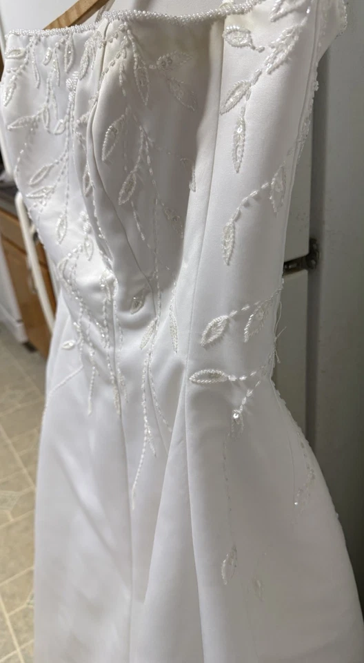 Vestido de novia David’s blanco talla 18W estilo 95161 abrigo sin tirantes y transparente Foto 2 de 4