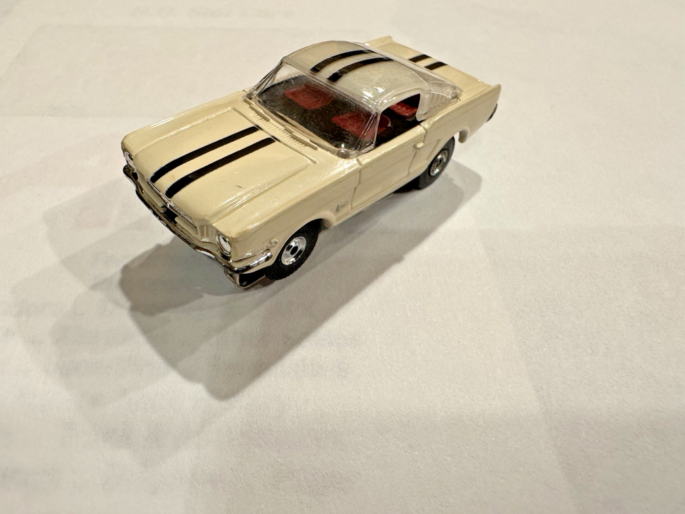 Vintage Aurora ThunderJet T-Jet Mustang Fastback 2+2 in White Black Red
