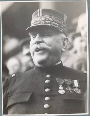 Marshal Joseph Joffre arrives in city hall 1922 OLD PHOTO