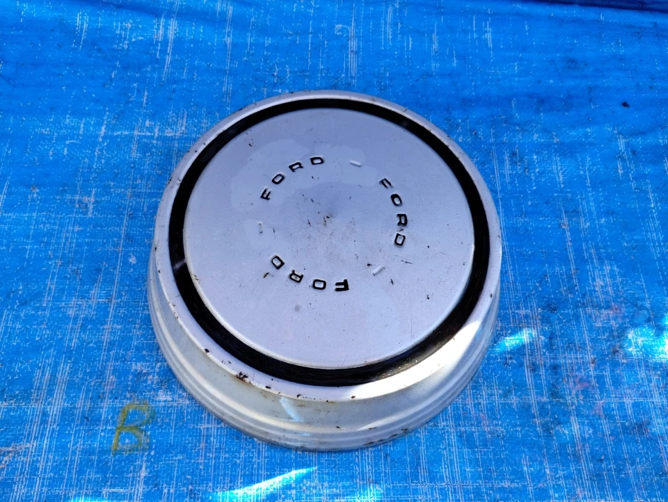 Ford F250 F350 1975 1976 1977 12" camión plato tapacubos E350 Econoline  Foto 3 de 4