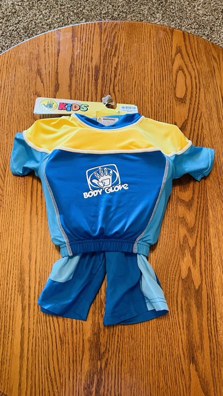 Boys Body Glove Swim Training Float Suit NWT  S/M 20-33 Lbs Two piece W Shorts
