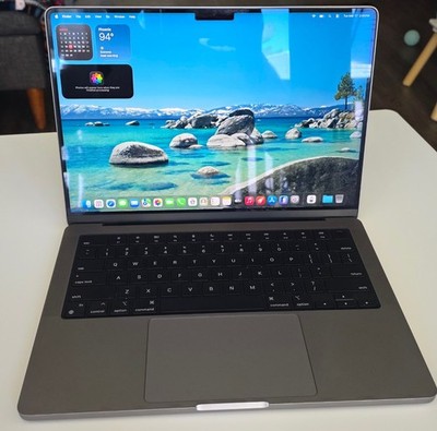 MacBook Pro 14