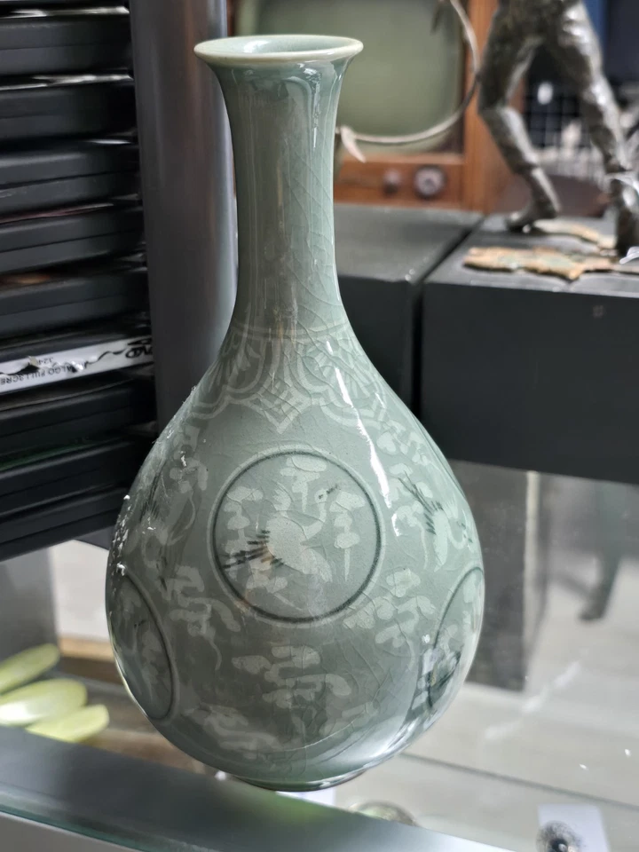 Jarrón Yuhuchun de porcelana Celadón grúas coreanas con incrustaciones 高丽镶嵌青瓷玉壶春瓶 Foto 3 de 4