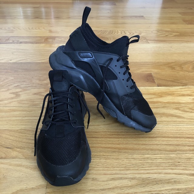 huarache run ultra triple black