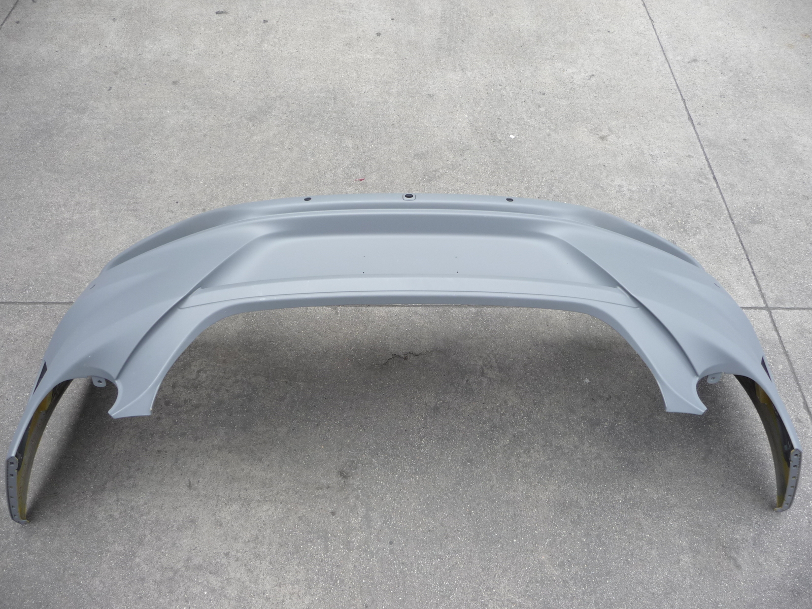 11 -16 Ferrari FF rear bumper with camera, park sensor version 84539210/ATD OE