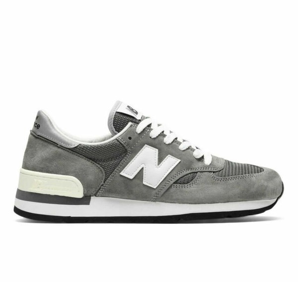 New balance´s online store at Runnerinn