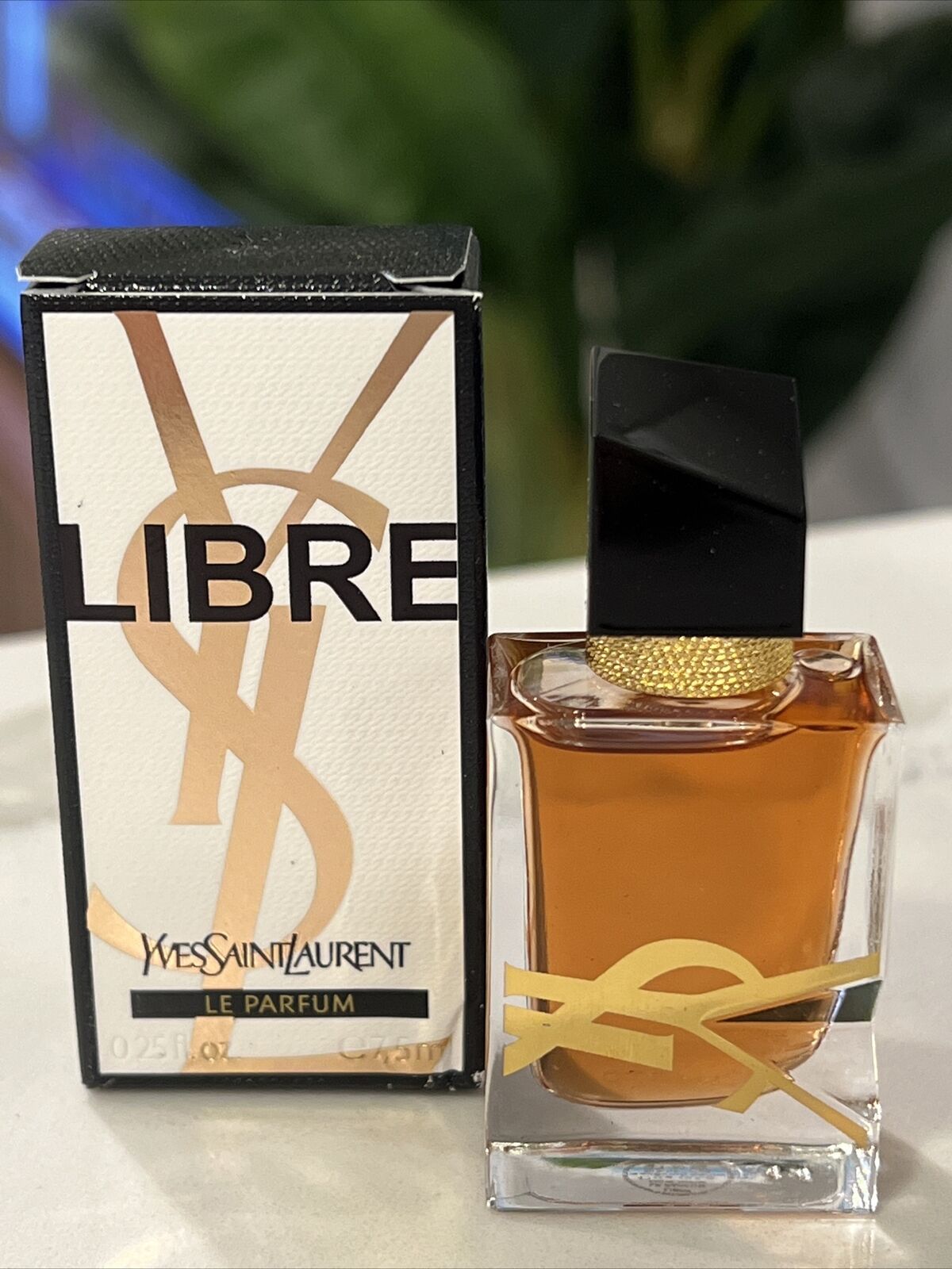 libre perfume model