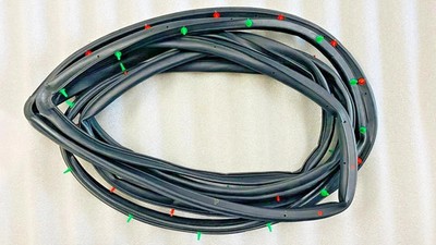 Passend für Suzuki Samurai SJ413 SJ410 Trover Door Glass Run / Weather Strip ...