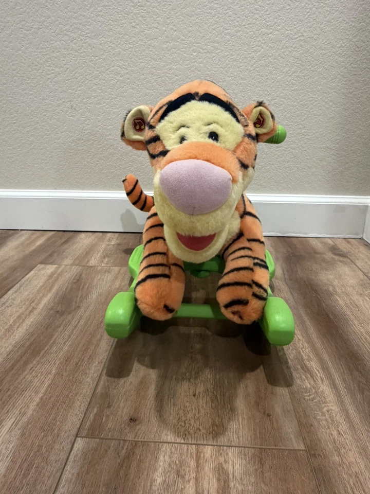 Kiddieland Disney Winnie The Pooh Musical Peluche Tigger Caballo Mecedor Verde FUNCIONA Foto 2 de 4