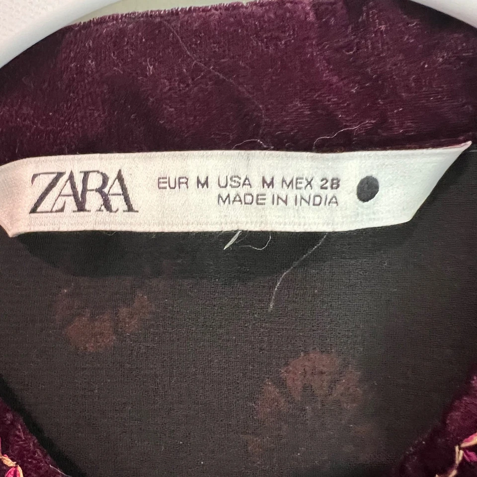 Mini Vestido ZARA Boho Hippy Corp Bordado Terciopelo Bordado Manga Larga Estampado Floral Foto 2 de 4