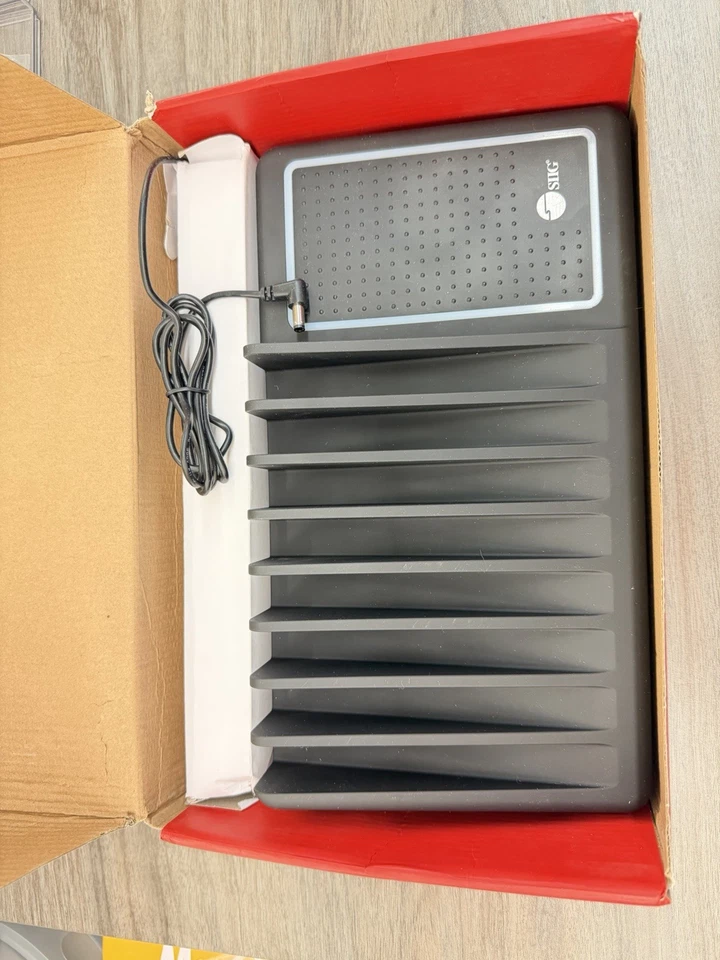 SIIG 10-Port USB-A/C & Wireless Charging Station w/ Light Deck AC-PW1H11-S1 - Image 4 of 4