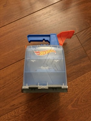 Hot Wheels Track Builder Display Launcher Carrying Case GCF92 - Holds 6 Cars