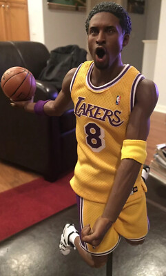 Enterbay LA Lakers Masterpiece Kobe Bryant 1/6 Scale Dual
