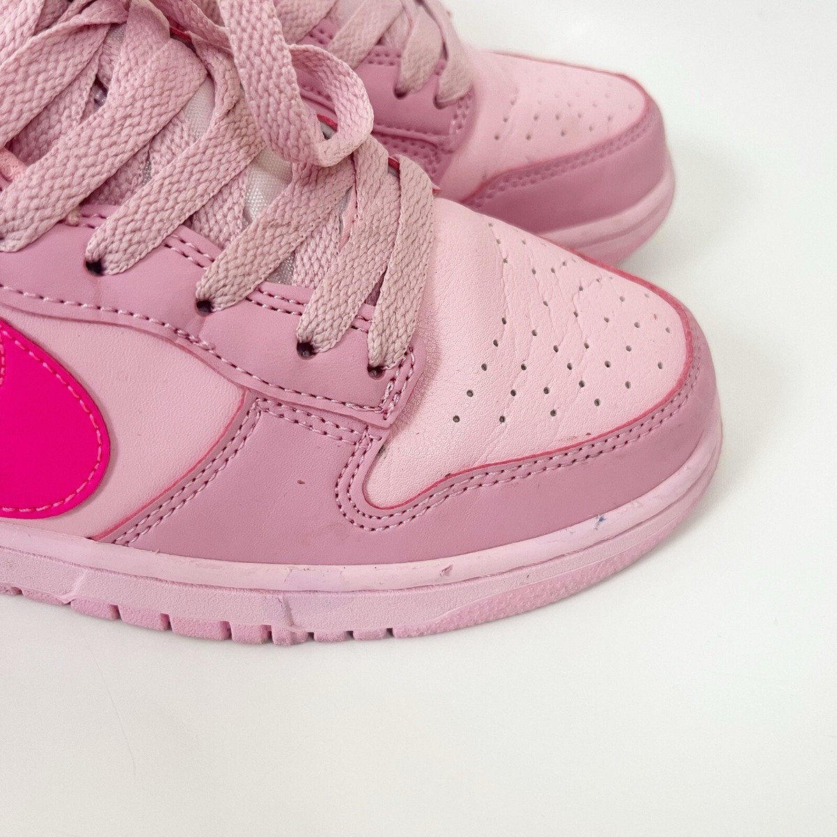 Nike Dunk Low Triple Pink/ Pink Panther Sneakers Women's Nike Dunk Low Triple Pink/ Pink Panther Sneakers Women's