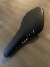 Fizik Arione Saddle – Black, Excellent condition, Italy