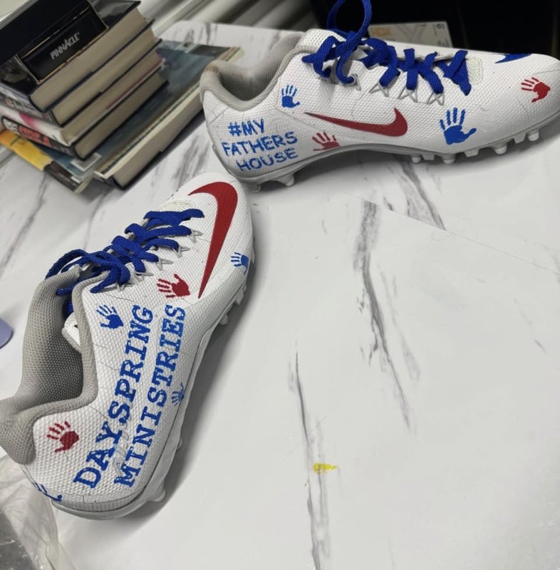 Noah brown my cause my cleats game worn NFL cleats. Dallas cowboys. COA!!