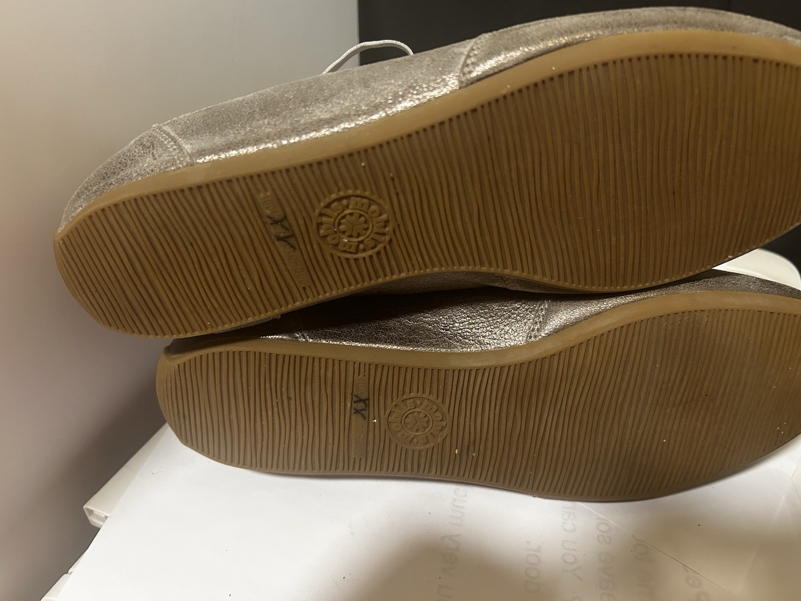 mobils shoes - image 9