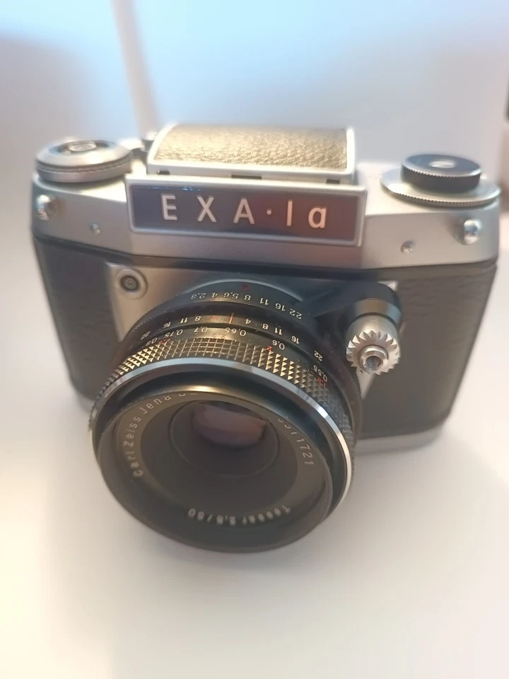 EXA 1A - GDR  - 35mm SLR w/ 50mm f/2.8 Zeiss Jena Tessar, Tripod, Flash bracket - Bild 2 von 4
