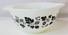 Vintage Pyrex Glass Gooseberry Black White Cinderella Bowl #441 - 1 1/2 Pint