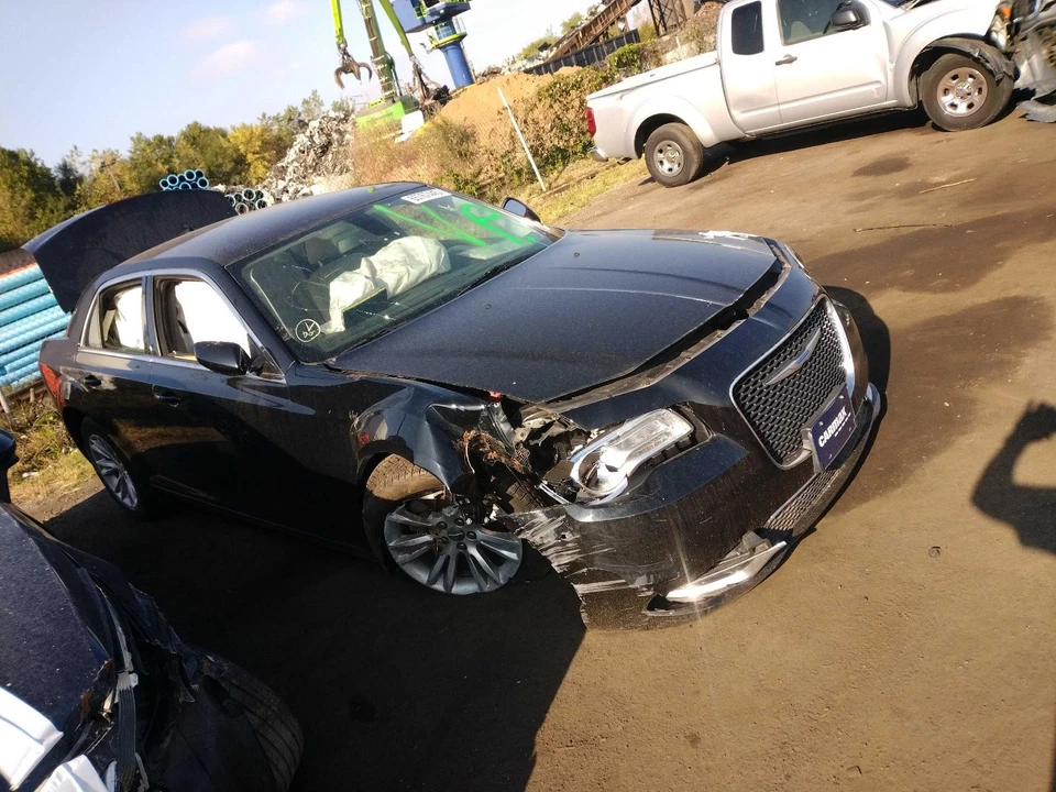 2018 Chrysler 300 Engine Coolant Reservoir Black OEM 55111260AF 35K Miles Foto 3 de 4