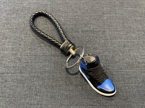 Sneaker Keyring 3D Keychain - JORDAN 1 ROYAL BLUE 1/6 SCALE - Bild 10 von 12
