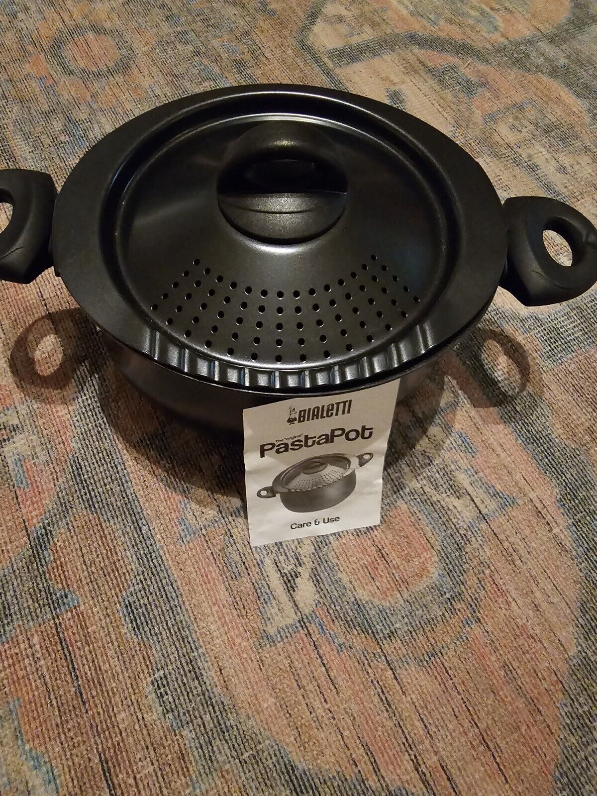Bialetti Oval Aluminum 5.5 Quart Pasta Pot with Strainer Lid Nonstick Black