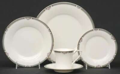 Noritake Fine China Halifax Service for Four  20 pc Set