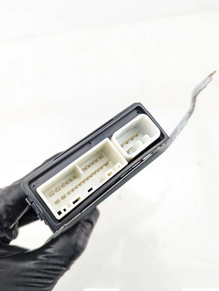 Módulo de controle de rede porta traseira esquerda 1998-2000 LEXUS LS400 4.0L RWD 89225-50010 - Imagem 4 de 4