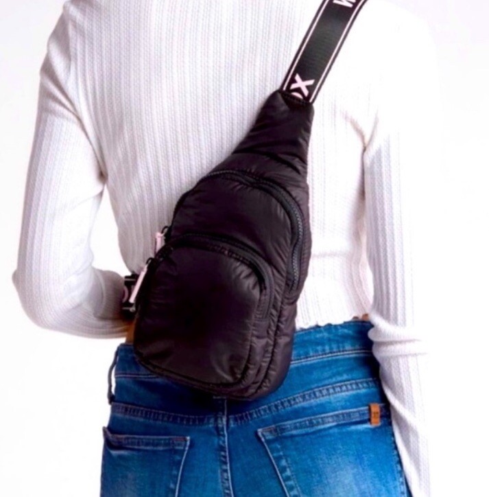 NEW! NWT WILDFOX Sling Logo Shoulder Bag Black/Pink | eBay display picture 1