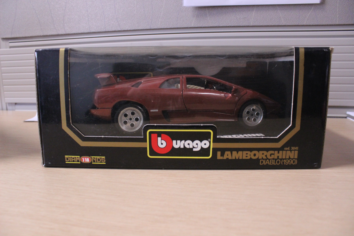 Bburago 1:18 Scale Lamborghini Diablo (1990) Model | eBay