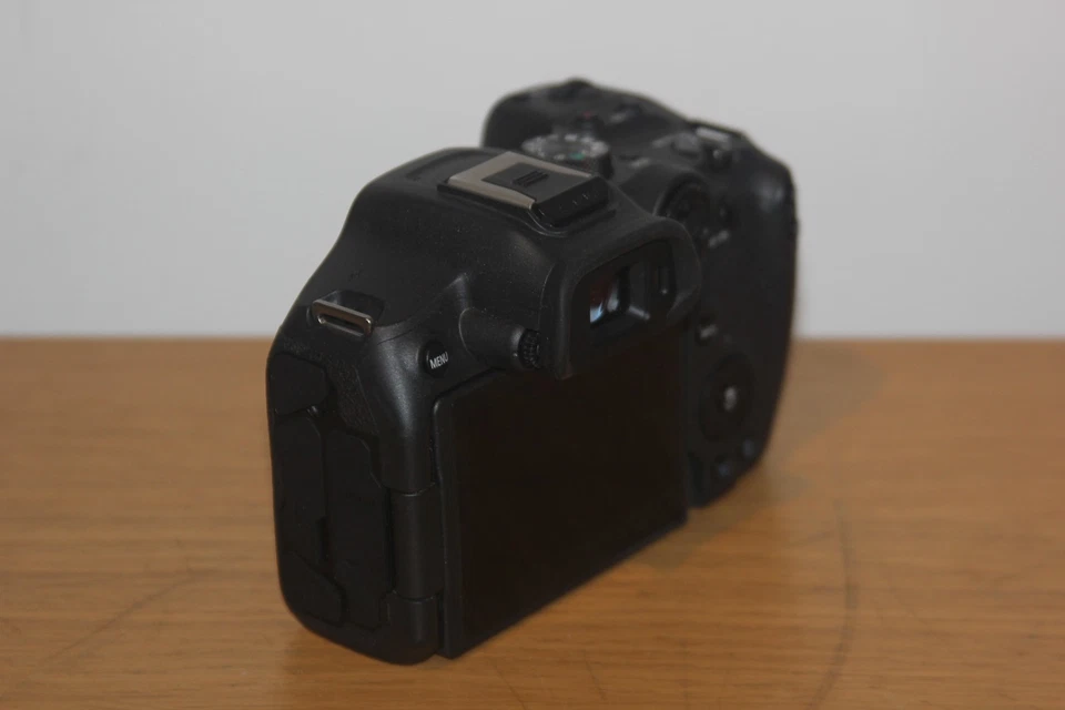 Canon EOS R7 Mirrorless Digital Camera Body - Water Damaged - No reserve !! - Image 3 of 4