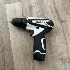 Makita 10.8v Li-Ion Cordless Drill Driver DF330D Body with 2 batteries 10,8V