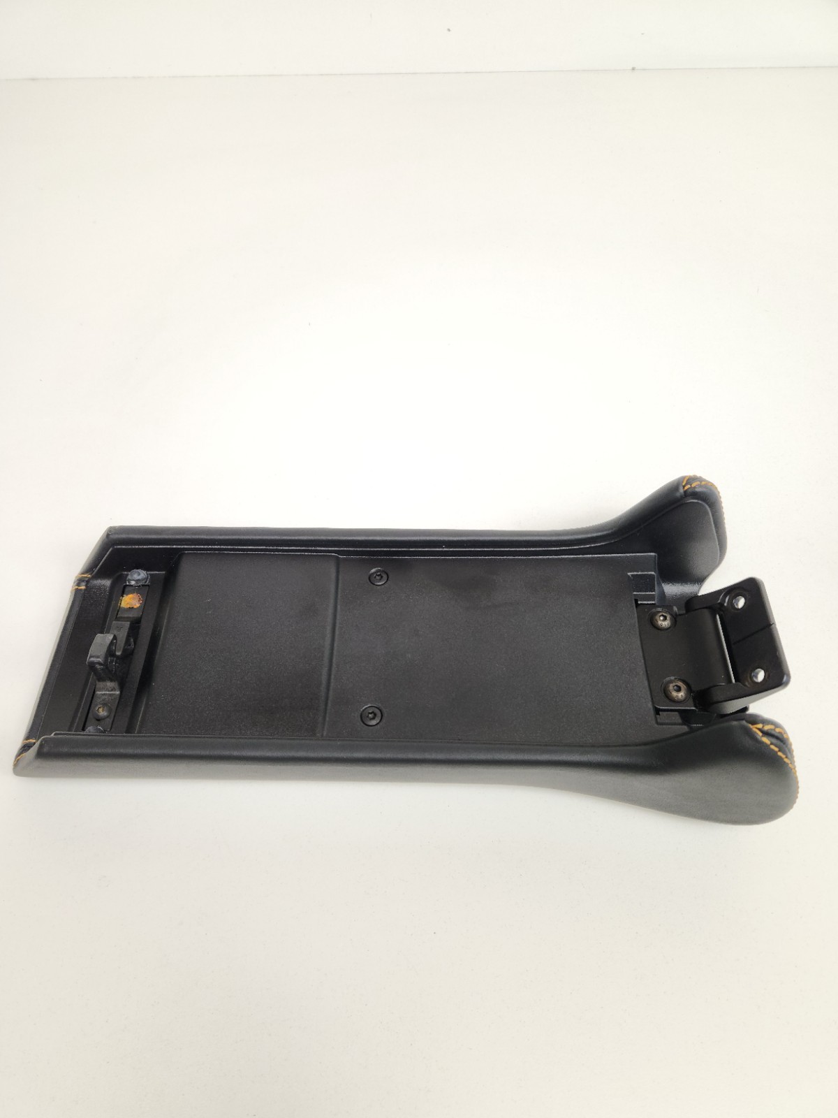 2015-2016 MCLAREN 650S SPIDER CENTER CONSOLE ARMREST STORAGE LID COVER BLACK OEM