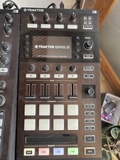 Native Instruments Traktor Kontrol D2 DJ Cont...