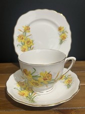 Royal Vale Bone China Tea Set Vintage 3 Piece Floral Design Excellent Condition