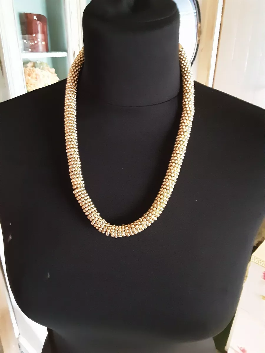 Chunky gold coloured necklace clearance