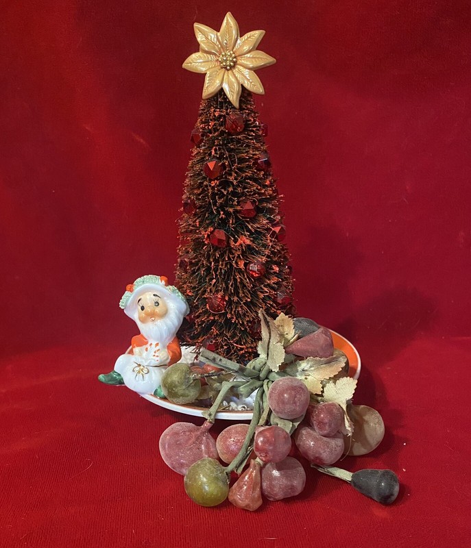 VINTAGE CHRISTMAS BOTTLE BRUSH TREE OLD PIN ASSEMBLAGE SANTA FIGURINE
