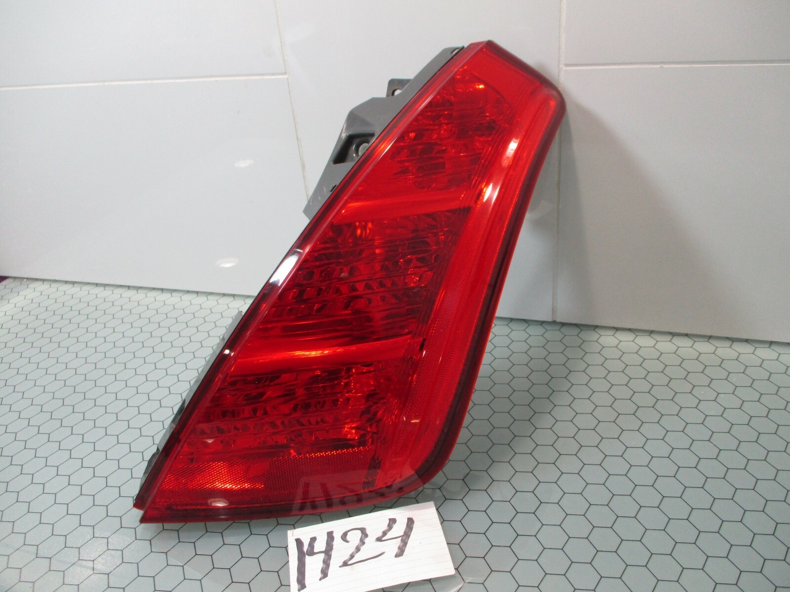 03 04 05 Nissan Murano PASSENGER Side Tail Light Used Rear Lamp #1424-T