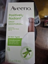 Aveeno Positively Radiant Daily Face Moisturizer with SPF 15, 4 oz 1 Dermatolog